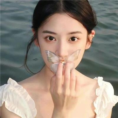 月鳞绮纪